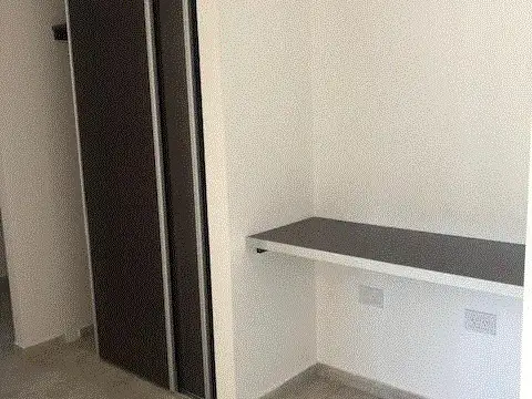 Casa en Alquiler con 2 cocheras