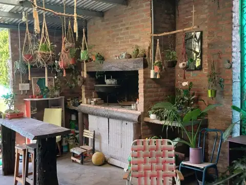 Casa 5 ambientes con 2 baños
