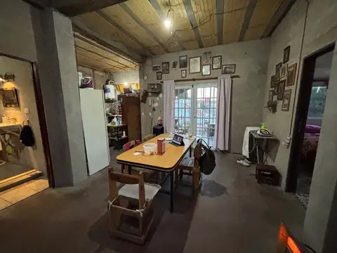 Casa 5 ambientes con 2 baños