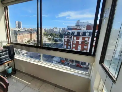 VENTA DEPARTAMENTO 2 AMBIENTES EN EDIFICIO BRISTOL CENTER MUY LUMINOSO