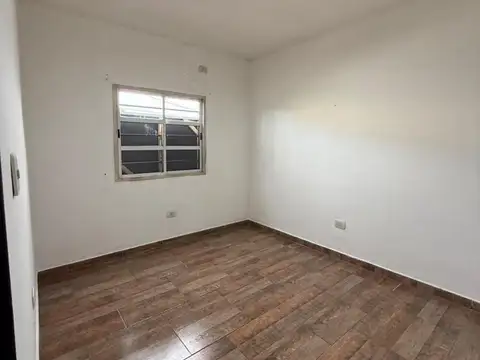 Departamento en Alquiler en Lomas del Mirador, $ 450.000