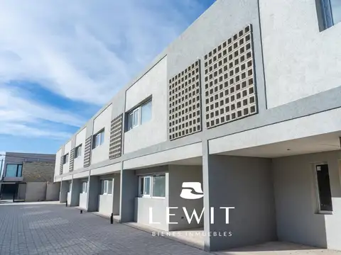Depto Tipo Casa en Alquiler en Neuquén, $ 2.100.000