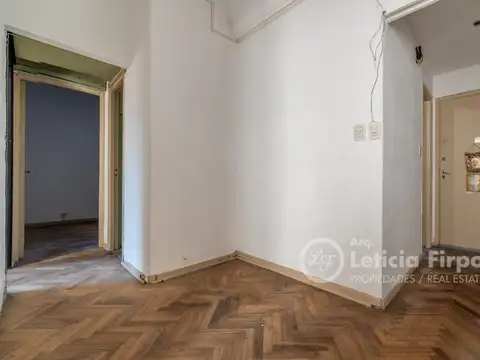 Departamento a reciclar, muy silencioso. 