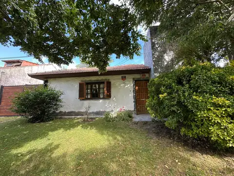 CASA 4 AMBIENTES, BARRIO LOPEZ DE GOMARA