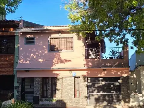 CASA 4 AMBIENTES VENTA EN BANFIELD