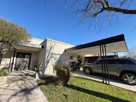 Casa en Venta en Haras Santa María, USD 255.000