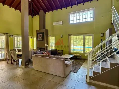 Casa en Alquiler Temporal con 1 cochera
