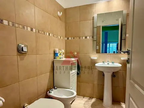 Casa 4 ambientes con 3 baños