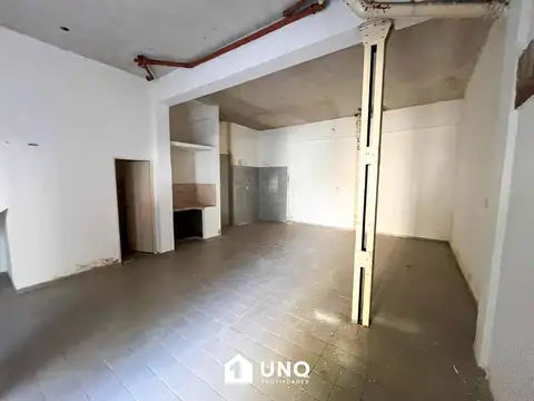 Alvarado y Zapiola - Local. 