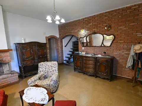 CASA DE 3 DORMITORIOS EN EL CENTRO VENADO TUERTO