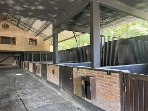 Alquiler Caballerizas  en  Centauros | VCO Propiedades