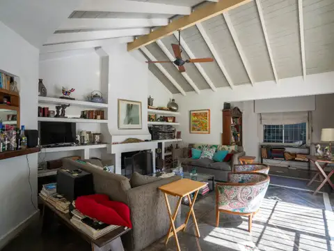 Casa en Venta con 4 cocheras