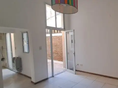 Casa en Alquiler en Echesortu, $ 450.000