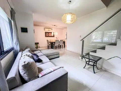CASA 4 AMBIENTES CON JARDIN Y PILETA BURZACO