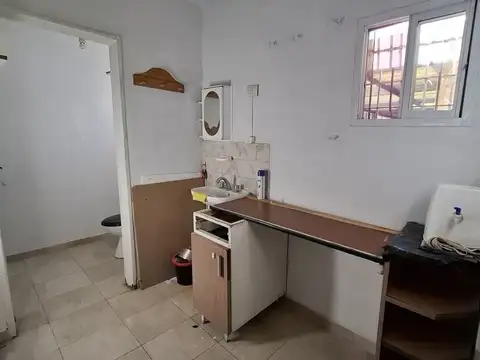 Local de 4 x 15 mts. en alquiler | Berazategui