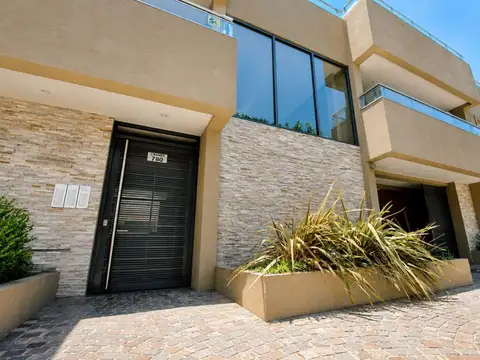 3 AMBIENTES COCHERA, TERRAZA PRIVADA, PISCINA ESCUCHA OFERT