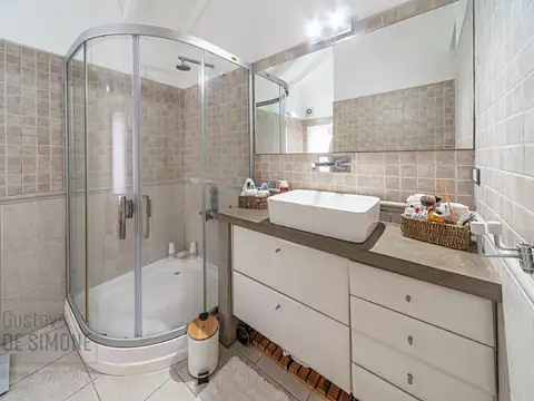Casa de 4 ambientes con Pileta climatizada y cochera en Villa Devoto