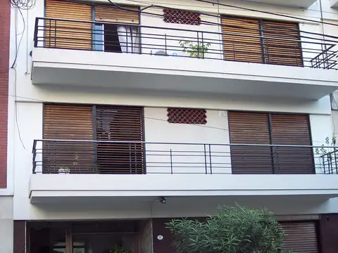 Departamento de 2 ambientes muy amplios en excelente ubicación