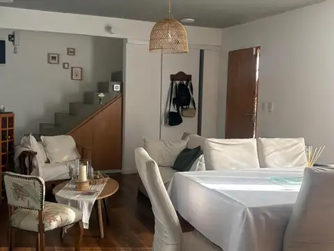 Duplex en Venta en City Bell [Cod: 084142]