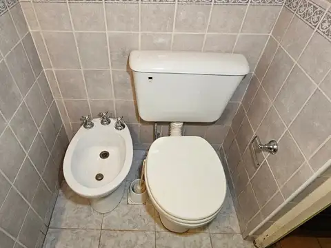 Depto Tipo Casa 5 ambientes con 2 baños