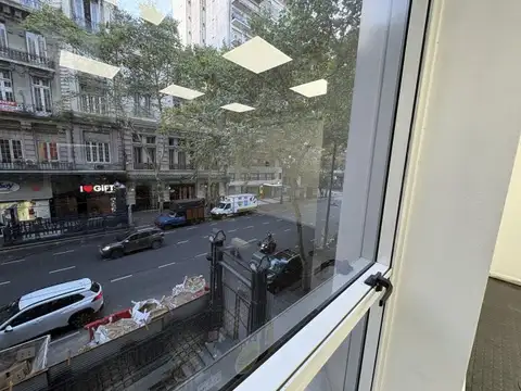 Av de Mayo 850 , Piso 1