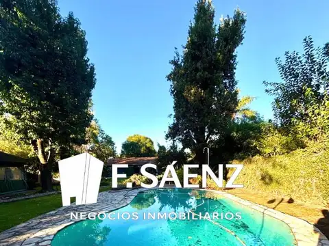 Casa en venta con gran terreno en Monte Grande