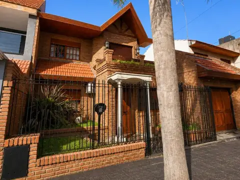 OPORTUNIDAD VENTA CHALET 6 AMBIENTES PISCINA ESCUCHA OFERTAS