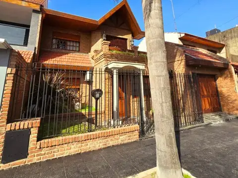 OPORTUNIDAD VENTA CHALET 6 AMBIENTES PISCINA ESCUCHA OFERTAS