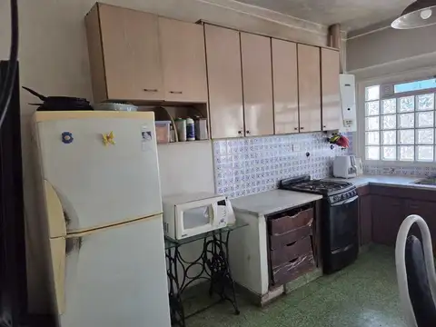 VENTA CASA 4 AMB + GALPON 135 M2 CUB. LA PATERNAL