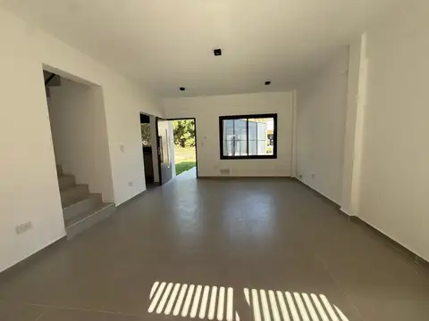 Depto Tipo Casa en Venta de 4 ambientes