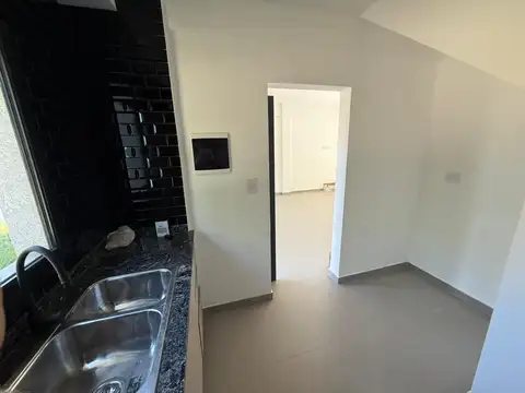 Depto Tipo Casa 4 ambientes con 2 baños