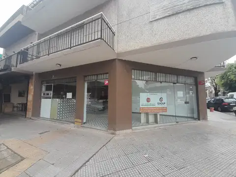 LOCAL 80 M2 CON 2 BAÑOS