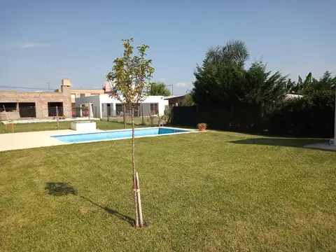 Avenida Acequias del Aire al 1700