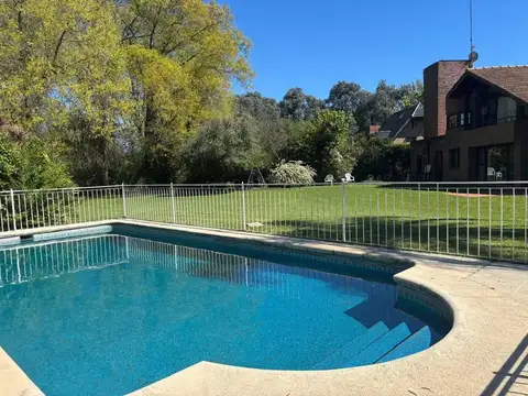 Casa 4 ambientes con 3 baños