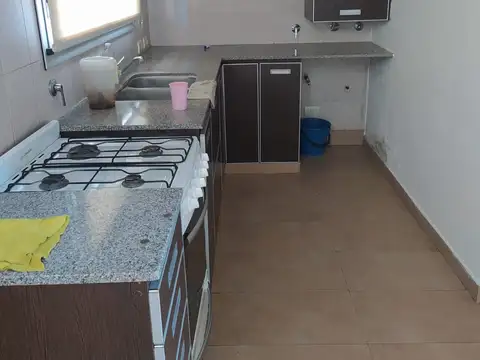 Av. Arana e/ 25 y 26 2400