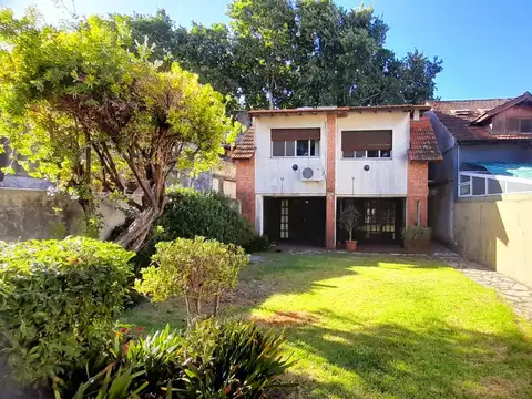 FLORIDA MITRE -EXCELENTE CHALET EN DOS PLANTAS CON JARDÍN Y COCHERA!