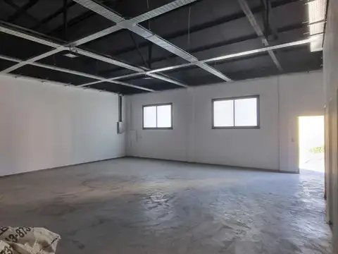 Alquiler de galpon / salon de 144² en Wilde