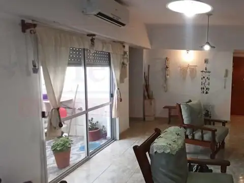 Depto Tipo Casa 3 ambientes con 2 baños