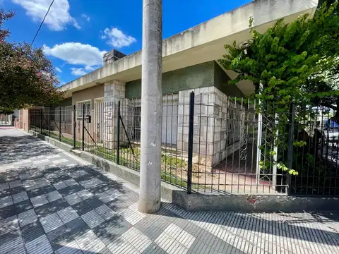 Casa esquina + lote en venta | Av. Patria – B° Pueyrredón