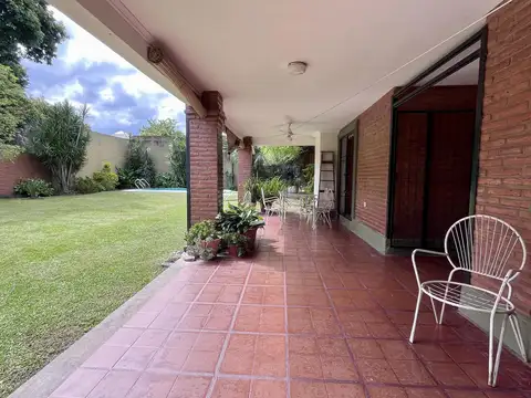 Casa en Venta con 2 cocheras