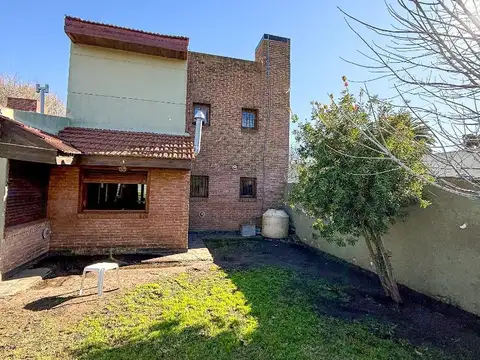 ALQUILER CHALET EN ZONA CONSTITUCION