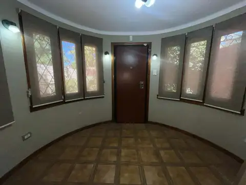 VENTA  CASA 6 AMBIENTES CIUDAD JARDÍN