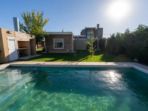 VENTA CASA 3 DORMITORIOS EN PUNTA CHACRA ROLDAN