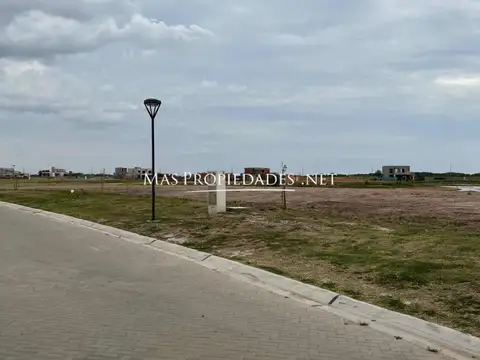 Terreno en Venta 20  mts Fondo