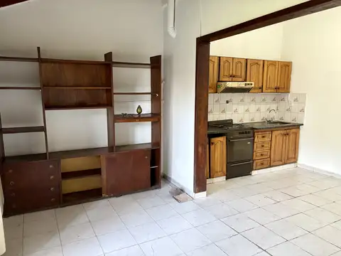 Casa 4 ambientes con 1 baño