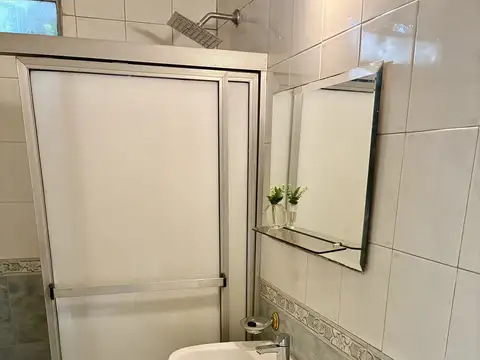 Casa en Alquiler con 1 cochera