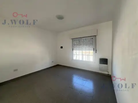 Depto Tipo Casa en Alquiler en Villa Ballester, $ 450.000