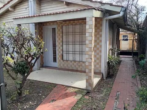 Depto Tipo Casa en Alquiler de 2 dormitorios
