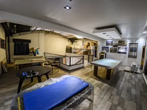 Casa en Venta con 2 cocheras