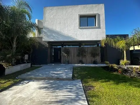 Casa en Venta en Pilar del Este - Santa Elena, Countries y Barrios Cerrados en Pilar